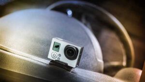 rabotaet-li-videoregistrator-pri-viklyuchennom-avtomobile