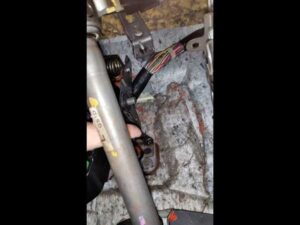 skrip-pedali-stsepleniya-mazda-6-gx-0d33nsc2
