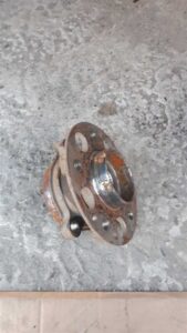 zamena-stupichnogo-podshipnika-ssangeng-nesh-atsten