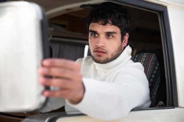 kak-legko-zamenit-pravoe-zerkalo-na-nissan-note-poshagovaya-instruktsiya