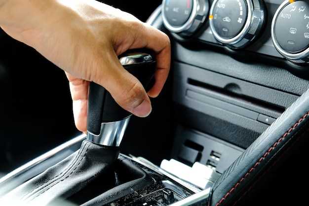 kak-zamenit-pilevik-shtoka-kpp-na-reno-sandero-2-poshagovaya-instruktsiya
