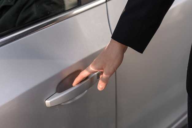 prichini-i-sposobi-resheniya-ne-otkrivaetsya-voditelskaya-dver-na-nissan-