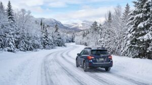 Winter_road_and_car_20260921184538_2